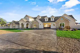 11800 ANAHEIM Avenue NE 