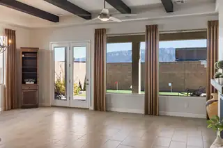 6816 Cleary Loop NE Living Room