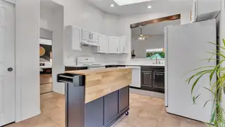 8423 San Tesoro Street NE Kitchen