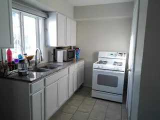 2201 7th Street NW Kitchen