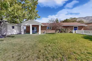 12708 Punta De Vista Place NE Backyard