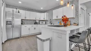 2504 Valencia Drive NE Kitchen