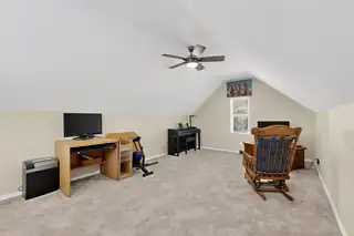 122 Valencia Road Home Office