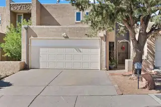 6813 Los Trechos Court NE, Albuquerque 