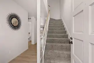 6813 Los Trechos Court NE 