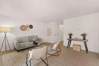 6813 Los Trechos Court NE 