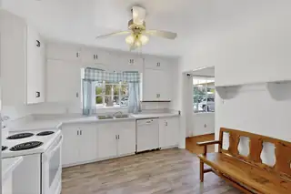 829 Jefferson Street NE Kitchen