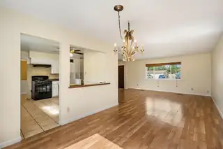 9308 Las Calabazillas Road NE Living Room