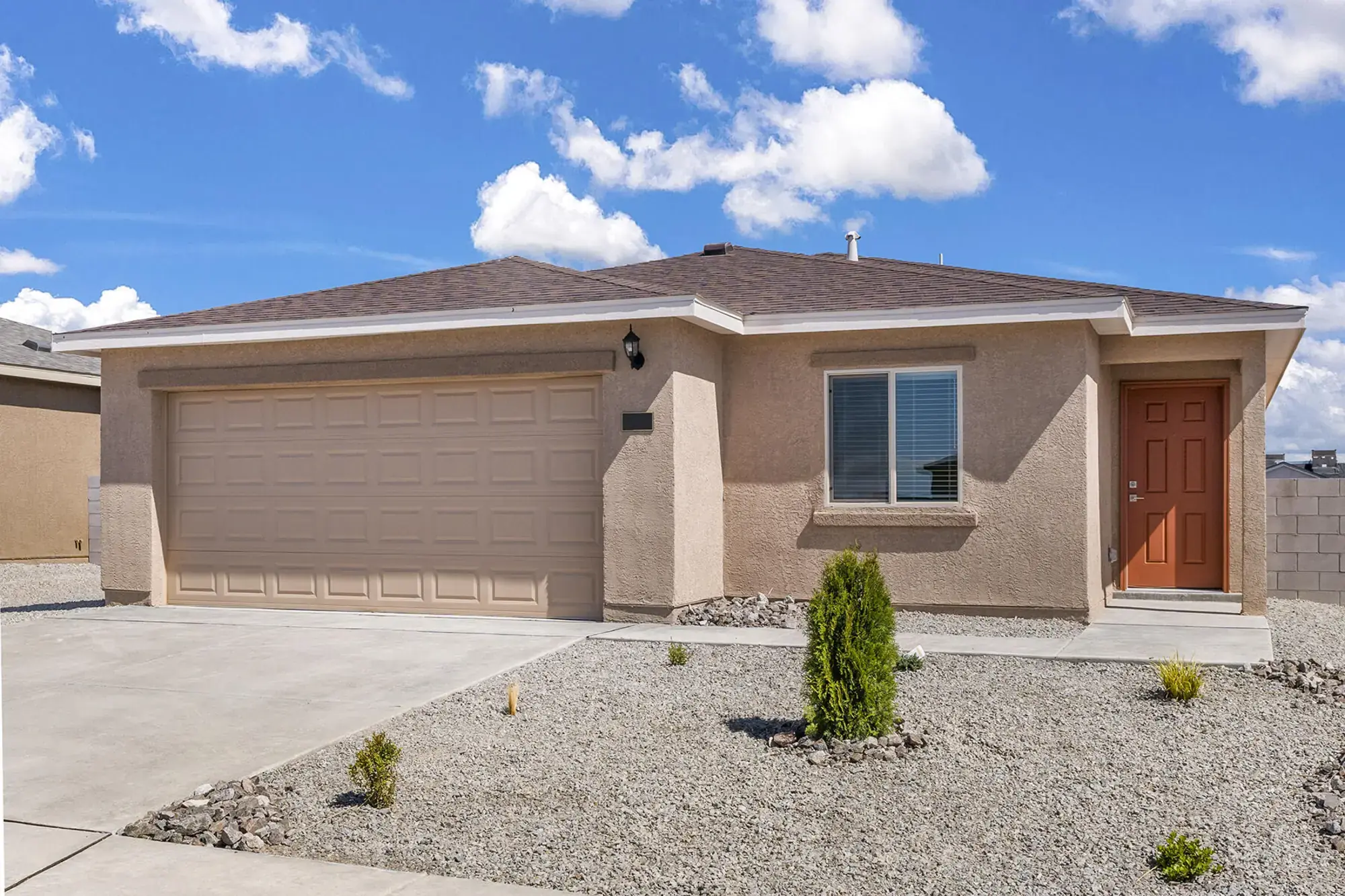 2515 Calle Del Los Claveles