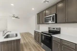 2515 Calle Del Los Claveles 