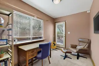 412 Live Oak Loop NE Home Office