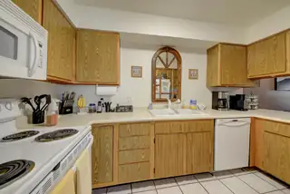 504 WESTERN SKIES Drive SE Kitchen