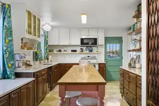 5152 CONSTITUTION Avenue NE View