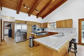 43 Rael Road Kitchen