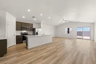 2515 Calle de las Rosas Kitchen