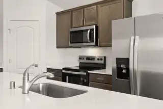 2515 Calle de las Rosas Kitchen