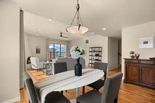 906 Tramway Lane NE Kitchen