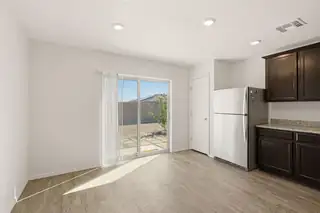 904 Calle De Los Lilias 