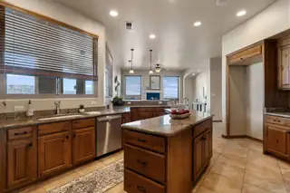 400 ALBOR Circle NE Kitchen