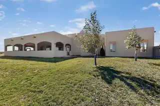 413 MISSION HILLS Road 