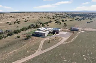 413 MISSION HILLS Road 