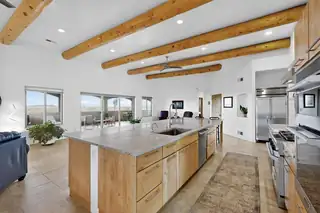 413 MISSION HILLS Road 