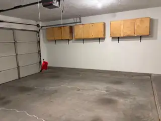 7920 Ridgefield Court NE Garage