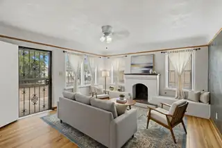 2405 Commercial Street NE Living Room