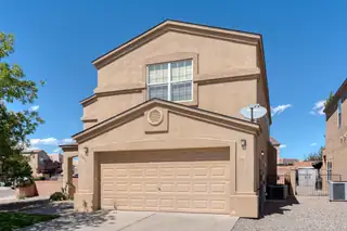 1401 Isleta Court NE 