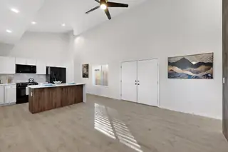 1100a 10th Street SW Kitchen