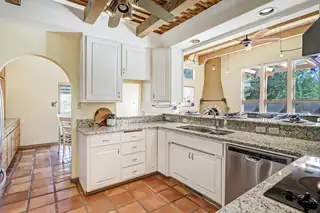 197 Nobles Lane Kitchen