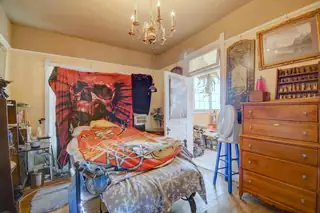 422 Dalies Avenue Bedroom