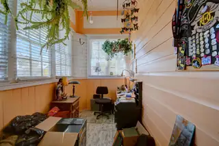 422 Dalies Avenue Home Office