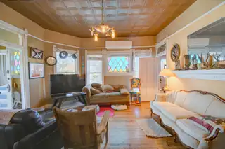 422 Dalies Avenue Living Room