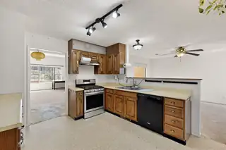 51 Smoke Rise Trail Kitchen