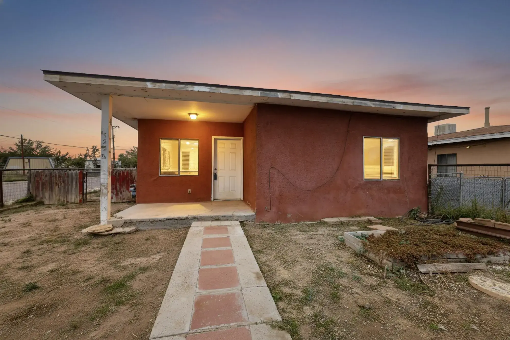 922 W Gilbert Avenue