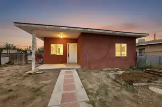 922 W Gilbert Avenue, Belen