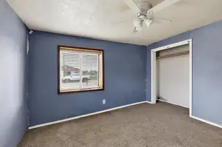 922 W Gilbert Avenue Bedroom