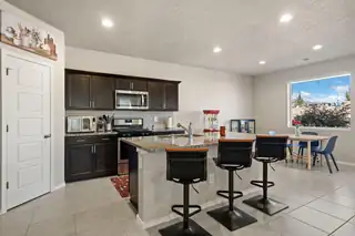 885 Tazanita Loop SE Kitchen