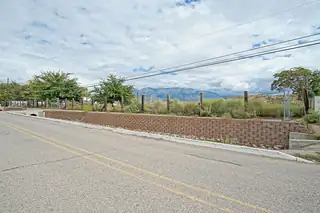 10930 Edith Boulevard NE 