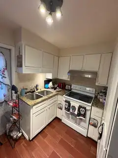 402 Virginia Street NE Kitchen