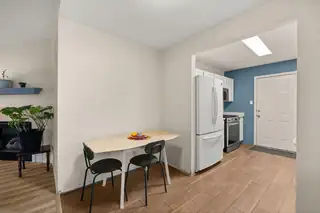 11424 Vistazo Place SE Kitchen