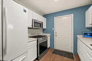 11424 Vistazo Place SE Kitchen