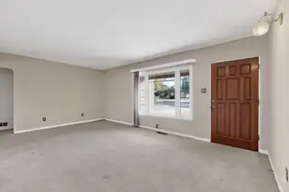 1319 Manzano Street NE Living Room