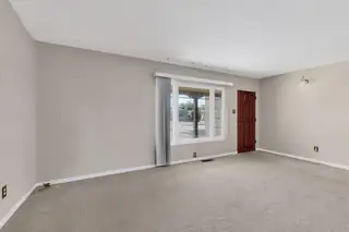 1319 Manzano Street NE Living Room