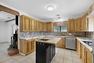 808 Villa Verde Drive SE Kitchen