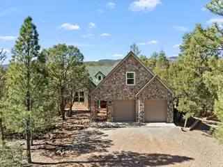 19 Canyon Lane, Cedar Crest 