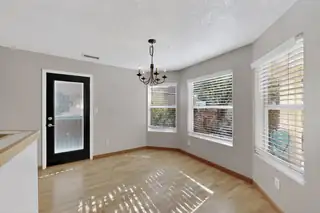 827 Calle Coronado SE Living Room