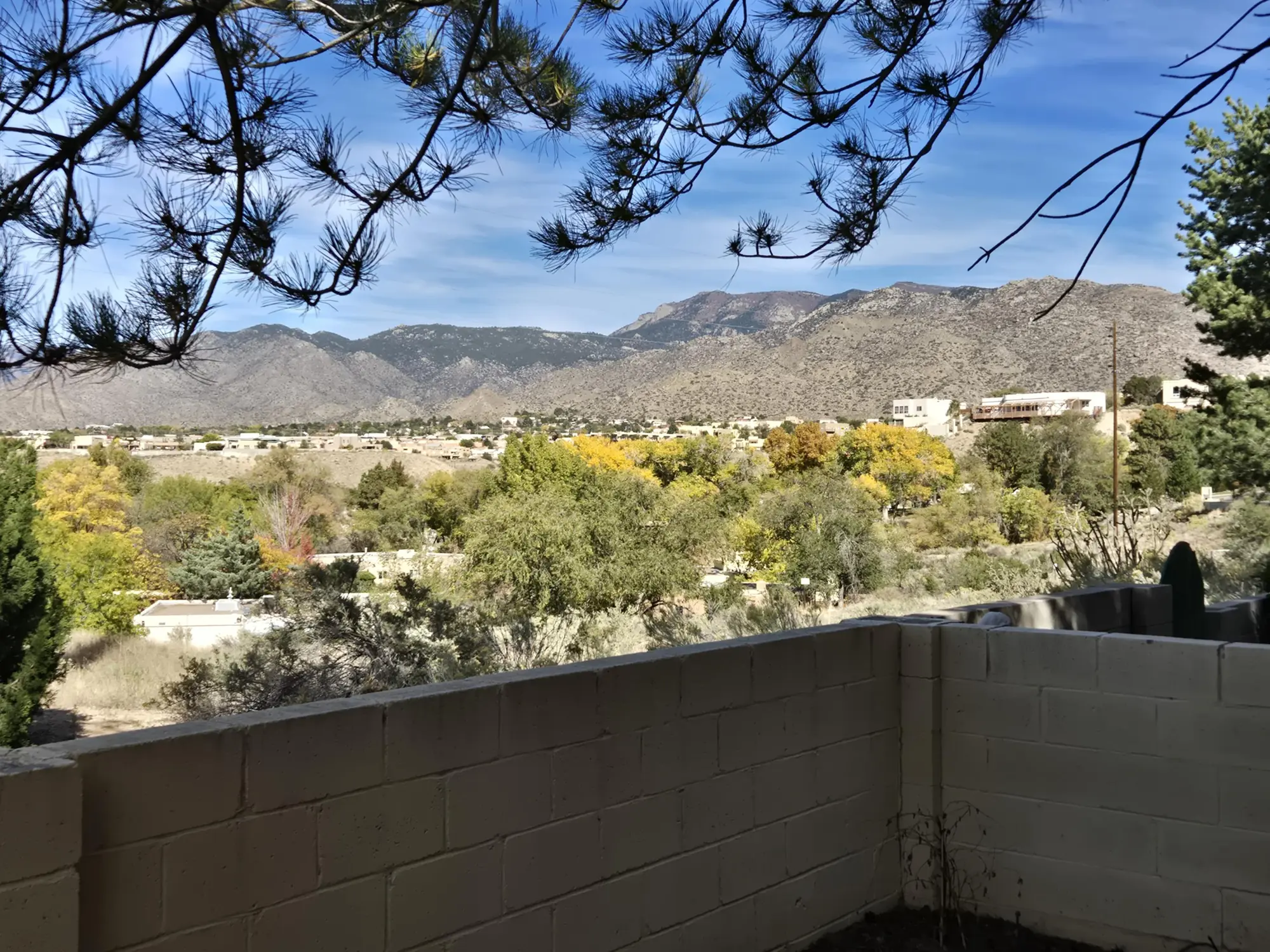 827 Calle Coronado SE