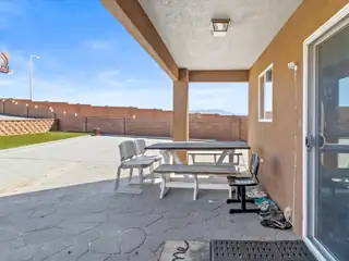 3908 Oasis Springs Road NE Patio